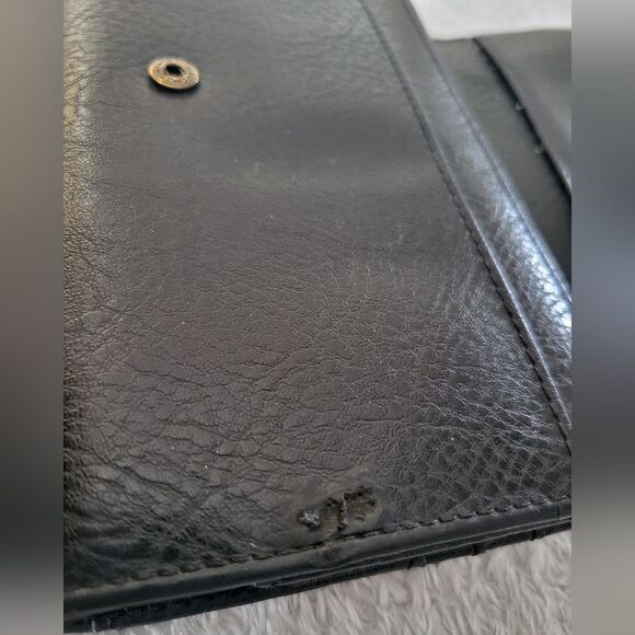 Samsara Black Leather Tri-fold Wallet with Gold Zipper - Picture 8 of 9